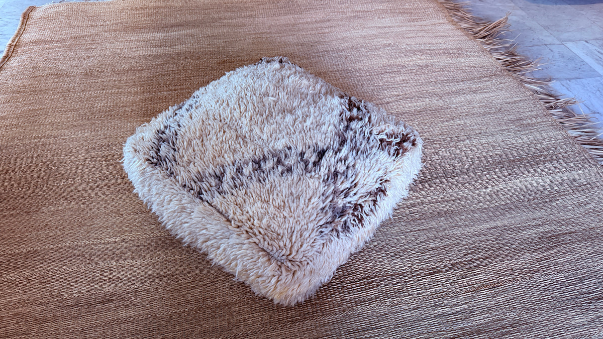 RP21 Berber Pouf