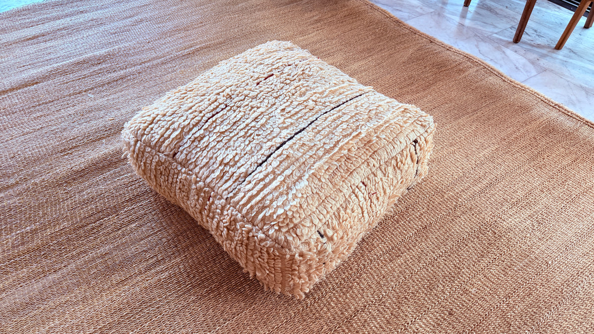 RP25 Berber Pouf