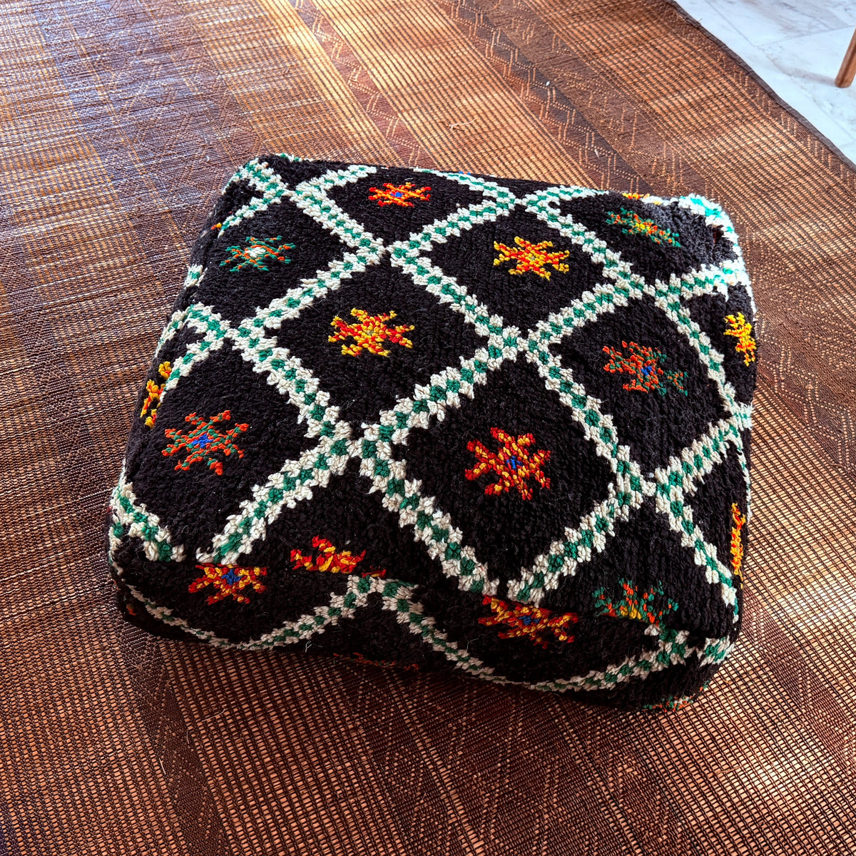 RP28 Berber Pouf